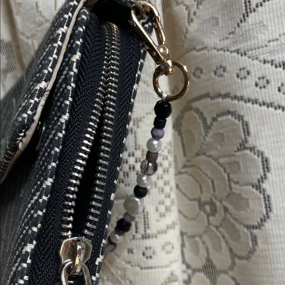 Jewel Thirty-One Chevron Pattern Black & White Wristlet Clutch with Beaded Strap - Picture 5 of 7